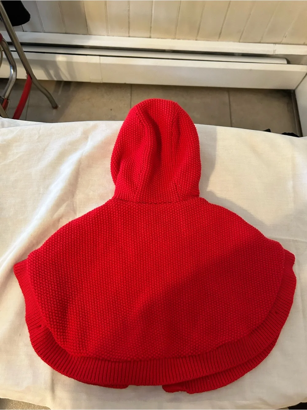 Carter’s Baby Girl 6M Holiday Red Hooded Cable Knit Sweater Poncho Cape/EUC